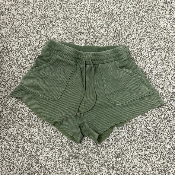 green lounge shorts - Picture 1 of 3